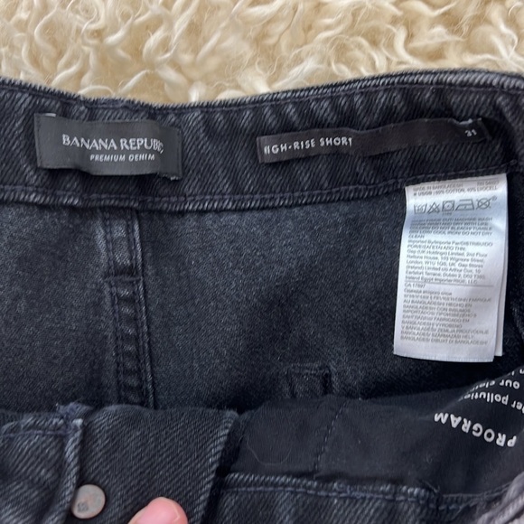 BANANA REPUBLIC HIGH-RISE SHORT - Picture 7 of 8